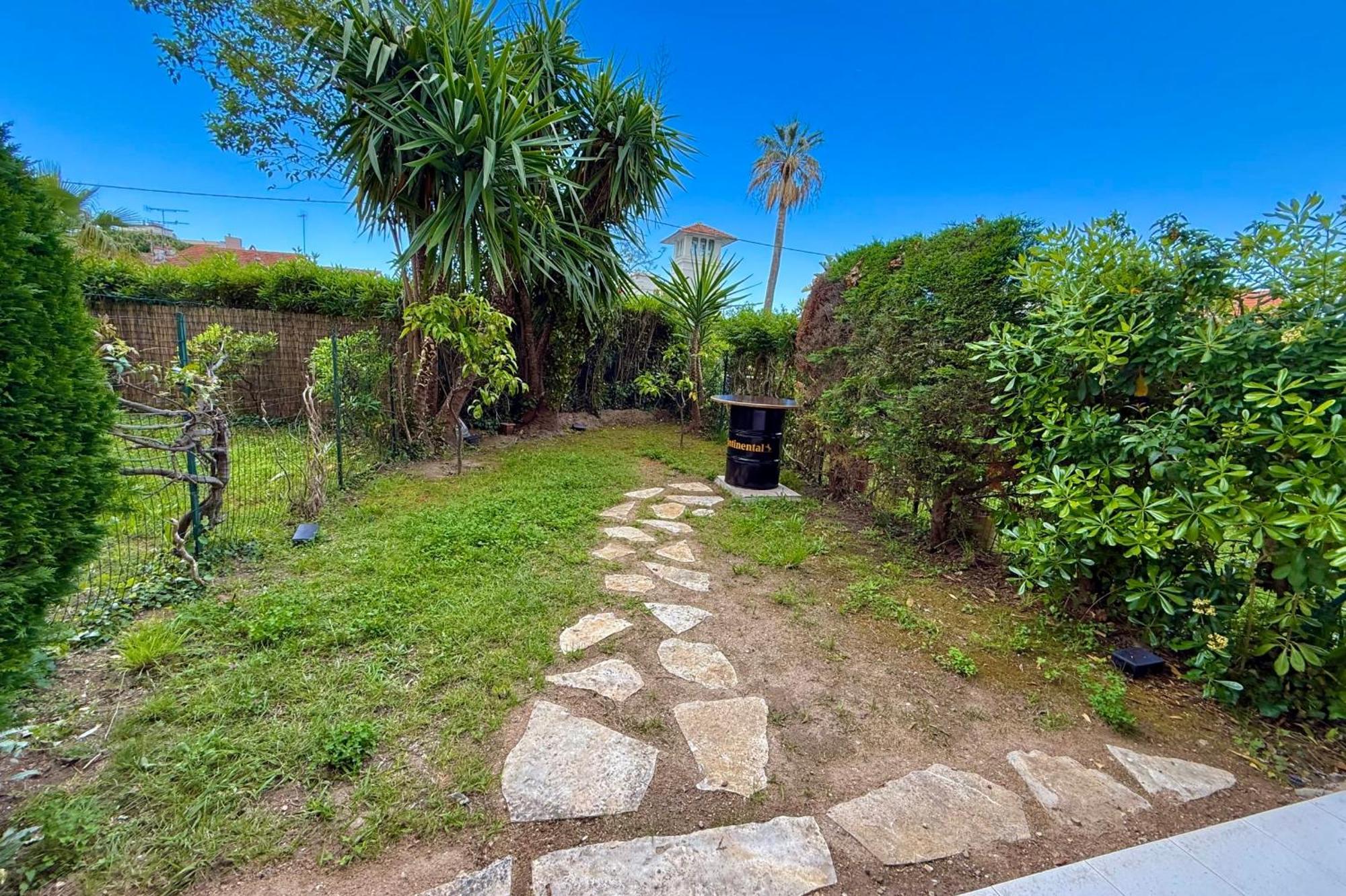 4 People Garden & Garage Apartment Golfe-Juan